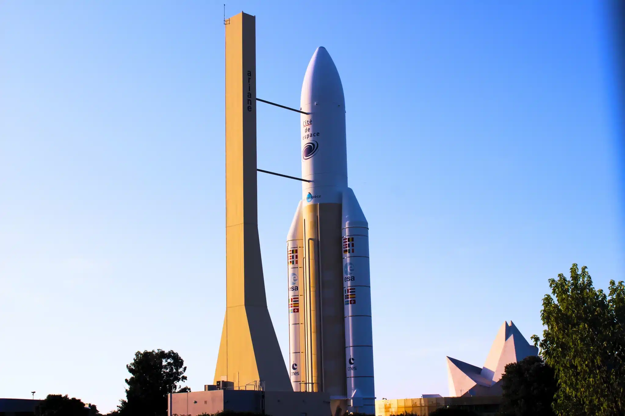 fusee de la cite de lespace scaled